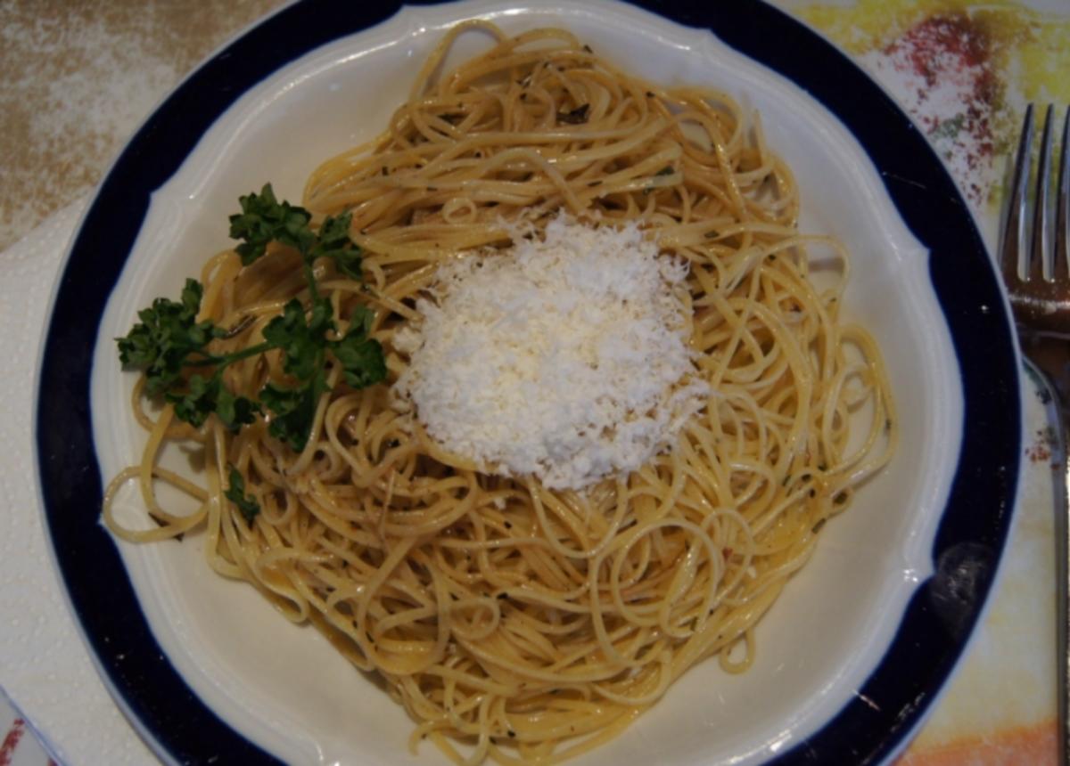 Bilder für Tagliolini in Knoblauch-Rosmarin-Butter - Rezept