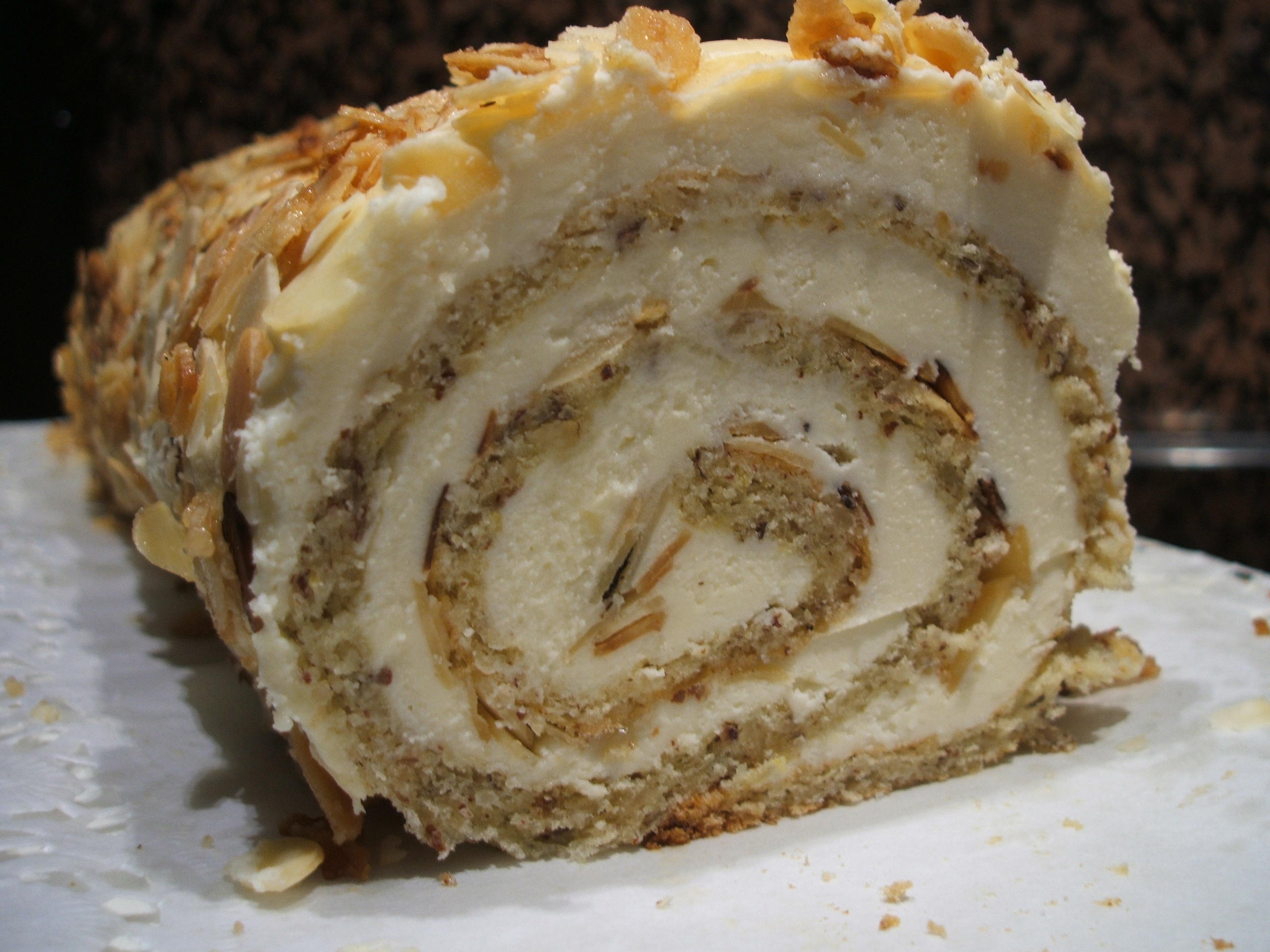 Bilder für Backen: Amaretto-Rolle - Rezept