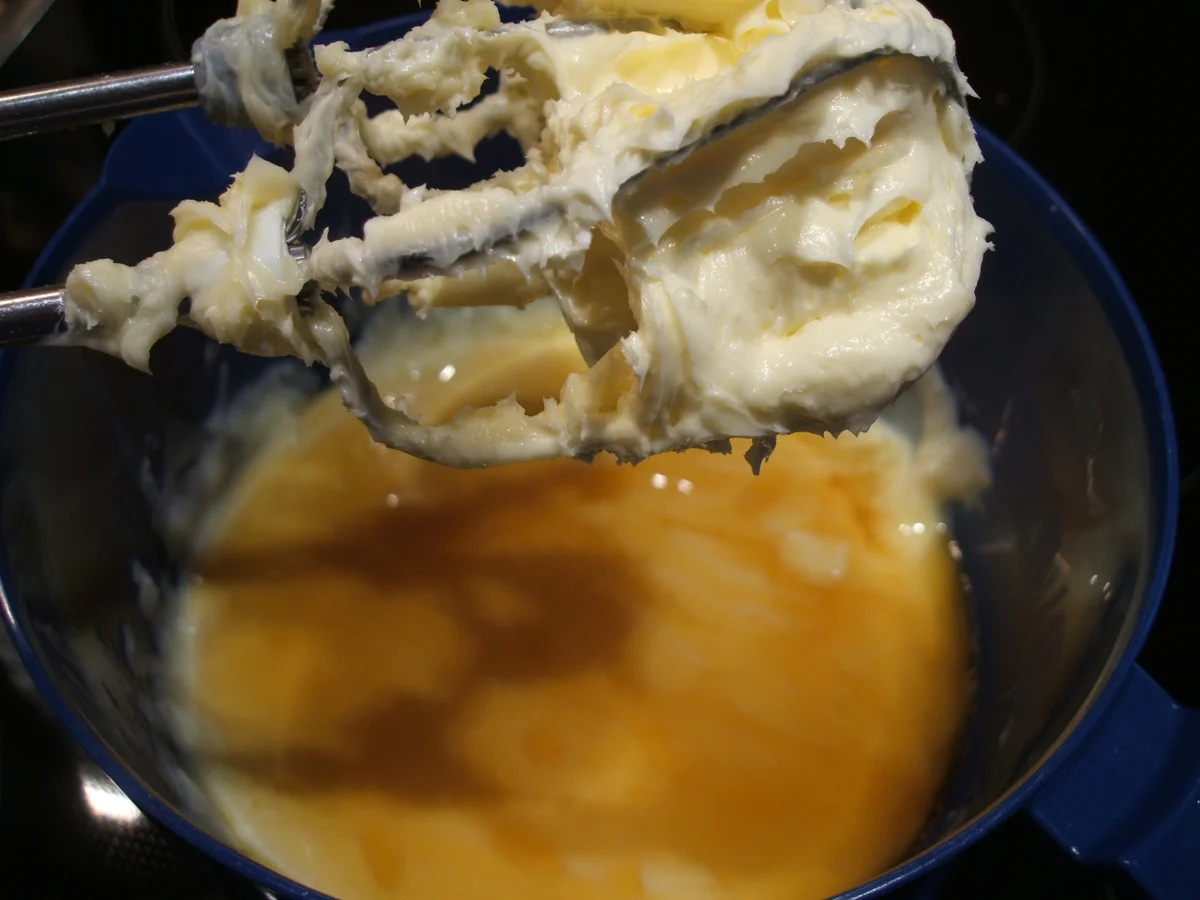 Backen: Amaretto-Rolle - Rezept - Bild Nr. 1555