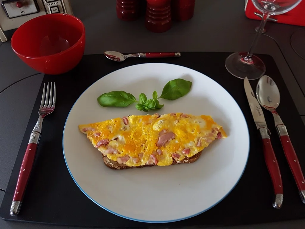 Rührei mit Speck und Gurkensalat - Rezept - Bild Nr. 5