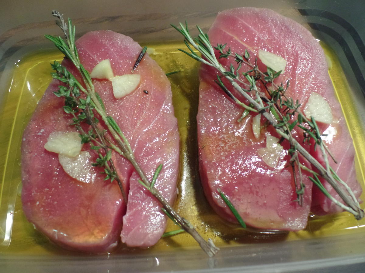 Thunfisch-Steak mit Bratkartoffeln - Rezept - kochbar.de