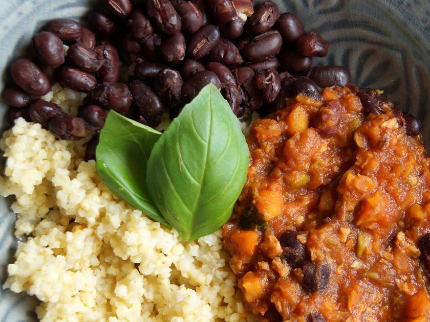 Schnelle Bohnen Erdnuss Soße mit Blumenkohl Reis - schnell &amp; einfach ...