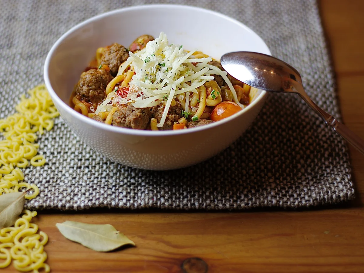 Nudeleintopf mit Hackbällchen - Rezept - Bild Nr. 1575