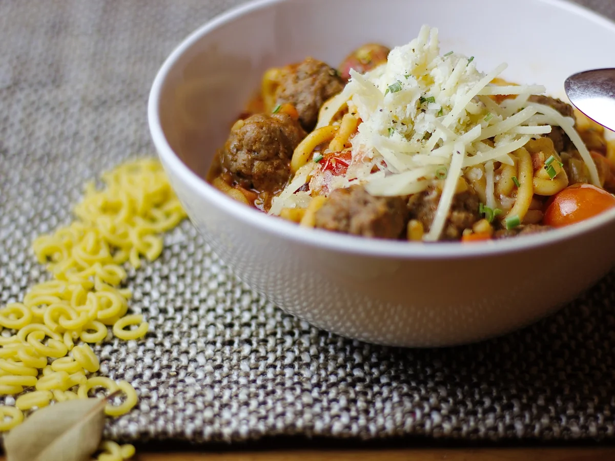 Nudeleintopf mit Hackbällchen - Rezept - Bild Nr. 1576