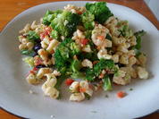 Rezept: Spätzle mit Brokkoli und Paprika-Petersilien-und-Cashewnuss Pesto Spätzle mit Brokkoli und Paprika-Petersilien-und-Cashewnuss Pesto - Rezept