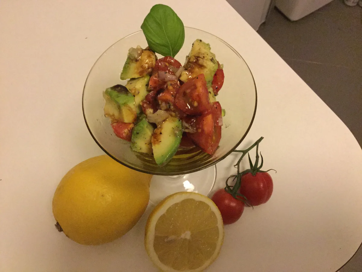 Avocado trifft auf Tomate - Rezept - Bild Nr. 1581