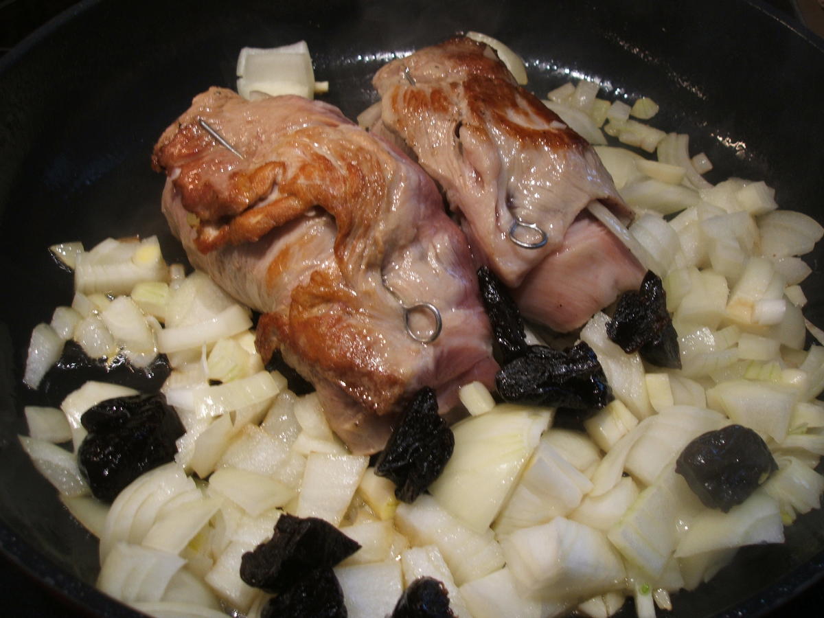 Fleisch: Schweineröllchen mit Backpflaumen - schnell &amp; einfach - von ...