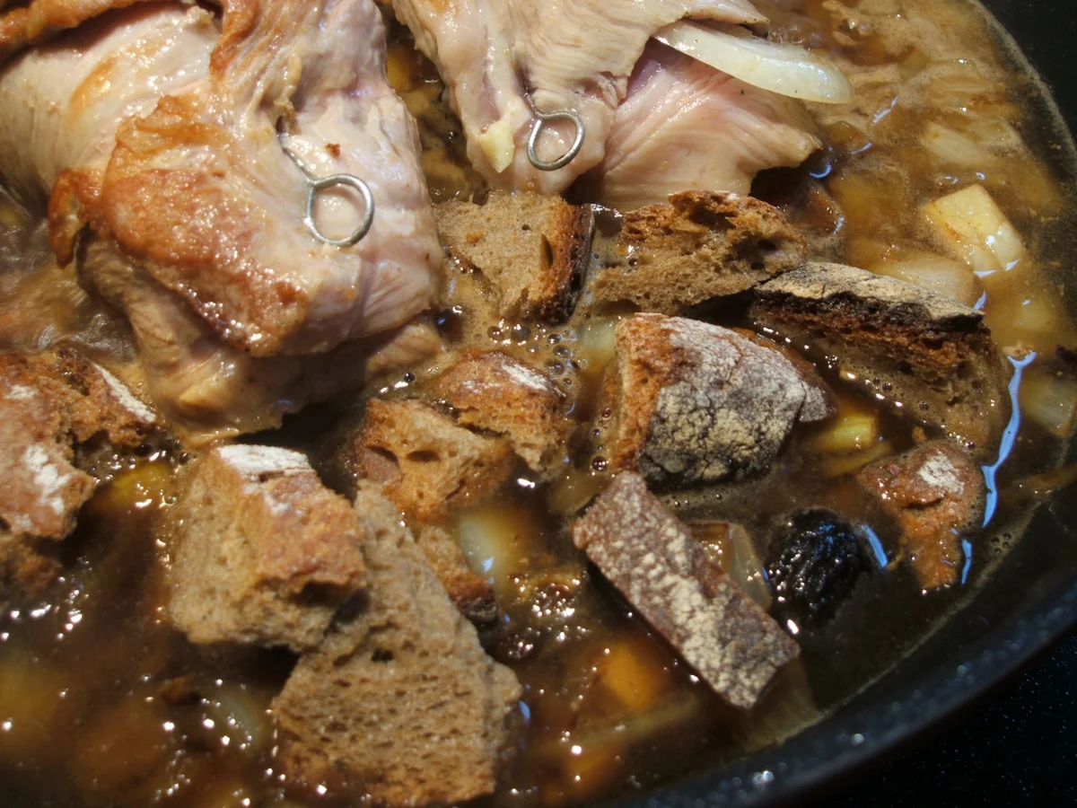 Fleisch: Schweineröllchen mit Backpflaumen - Rezept - Bild Nr. 1592