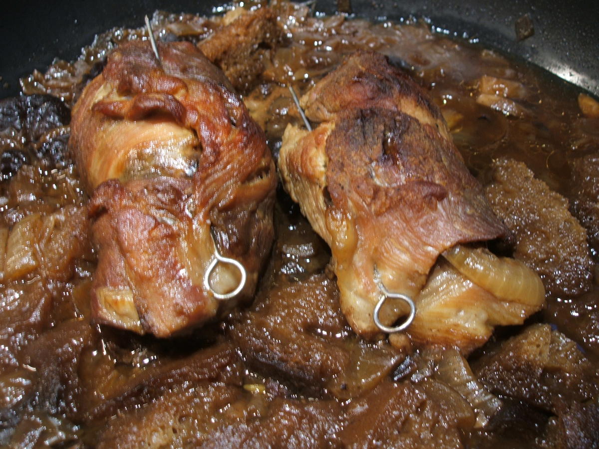 Fleisch: Schweineröllchen mit Backpflaumen - Rezept - Bild Nr. 1593