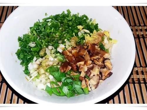 Chinesische  Dumplings (ړײ) mit würziger Füllung - Rezept - Bild Nr. 1586