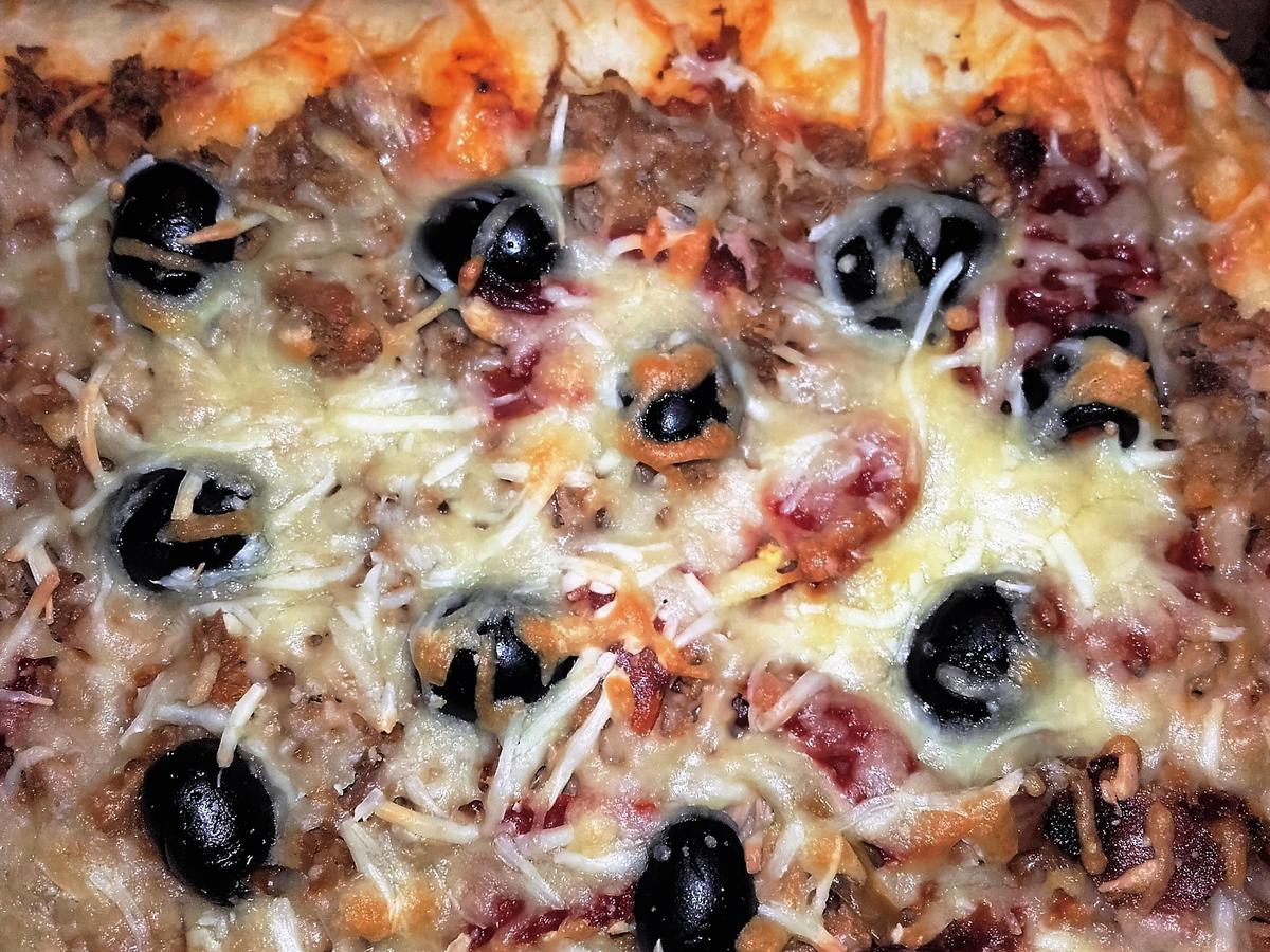 Pizza - Pizzateig- Ein Blech Pizza - Rezept - Bild Nr. 1581