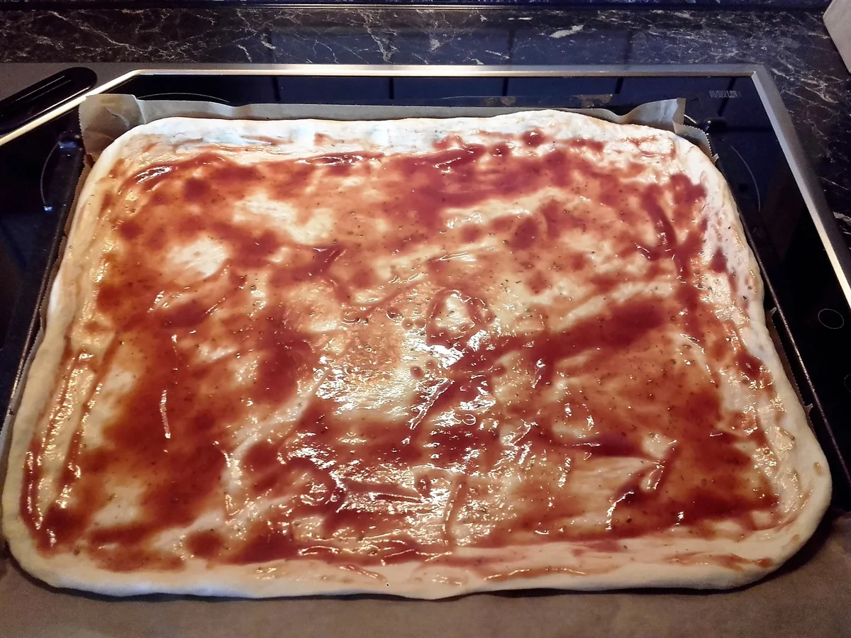 Rezept: Pizza - Pizzateig- Ein Blech Pizza Bild Nr. 1585 Pizza - Pizzateig- Ein Blech Pizza - Rezept - Bild Nr. 1585