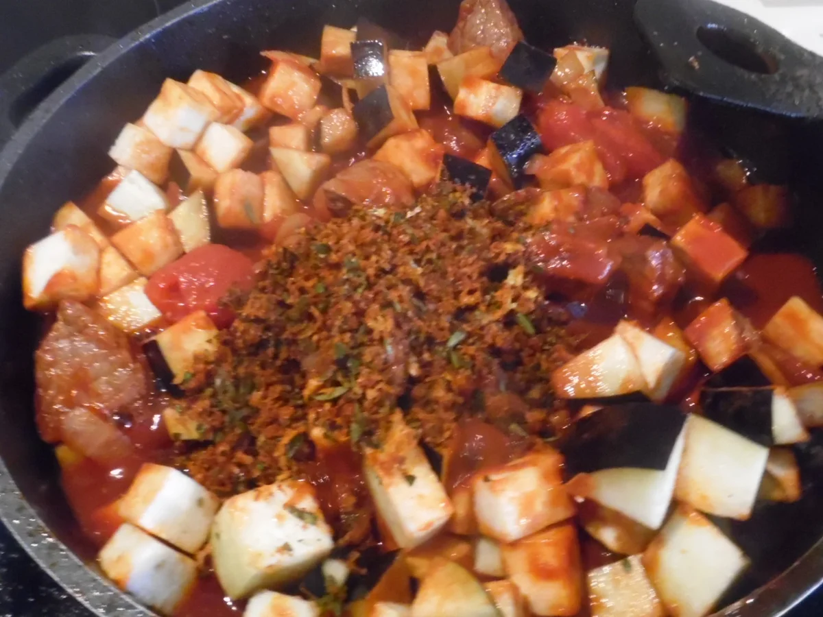 Rezept: Kalbsgulasch italienische Art Bild Nr. 1585 Kalbsgulasch italienische Art - Rezept - Bild Nr. 1585