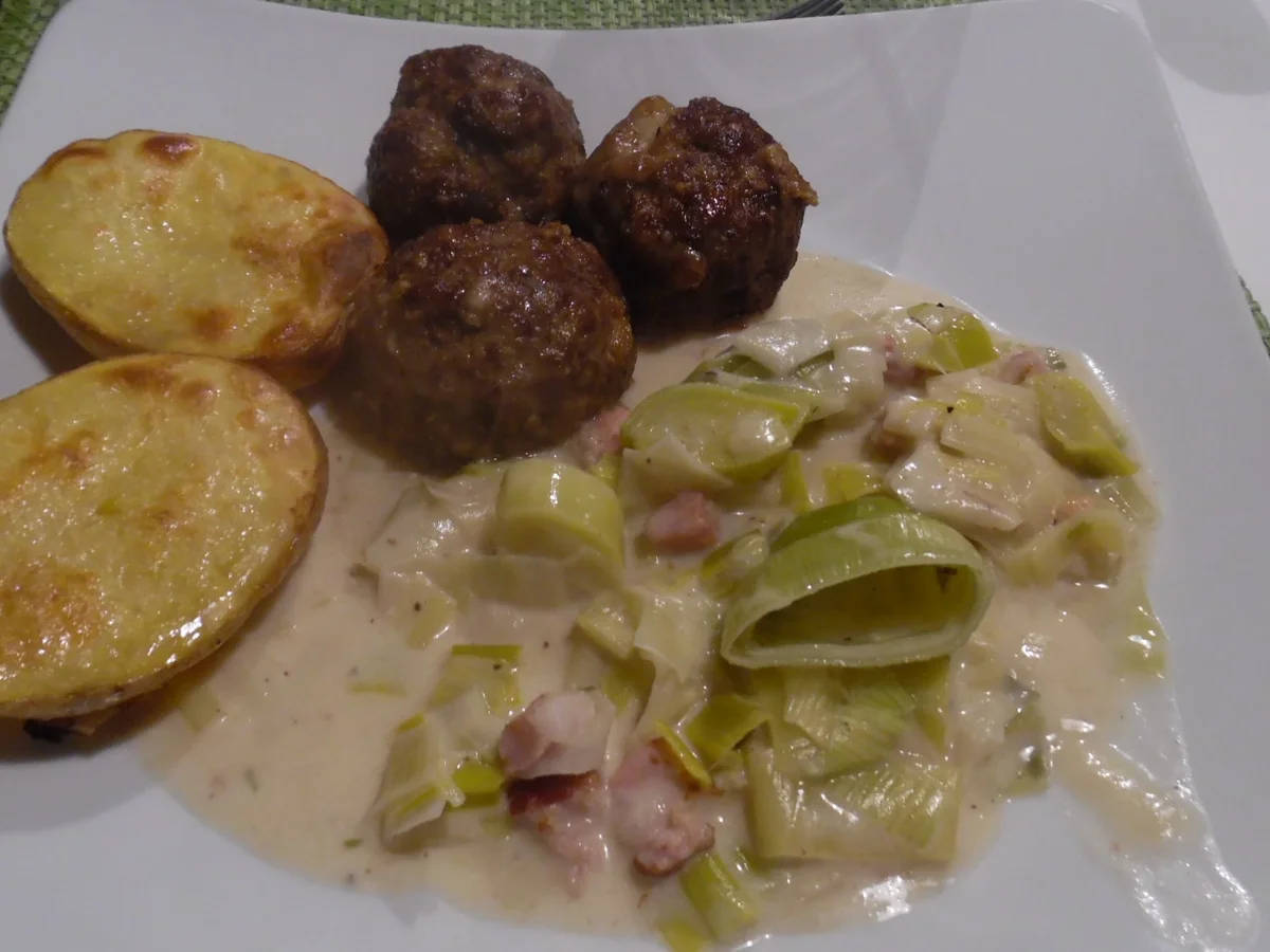 Rezept: Gefüllte Hackbällchen und Kartoffeln aus dem Ofen Bild Nr. 1583 Gefüllte Hackbällchen und Kartoffeln aus dem Ofen - Rezept - Bild Nr. 1583