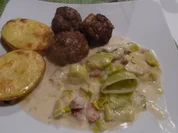 Gefüllte Hackbällchen und Kartoffeln aus dem Ofen - Rezept - Bild Nr. 1583