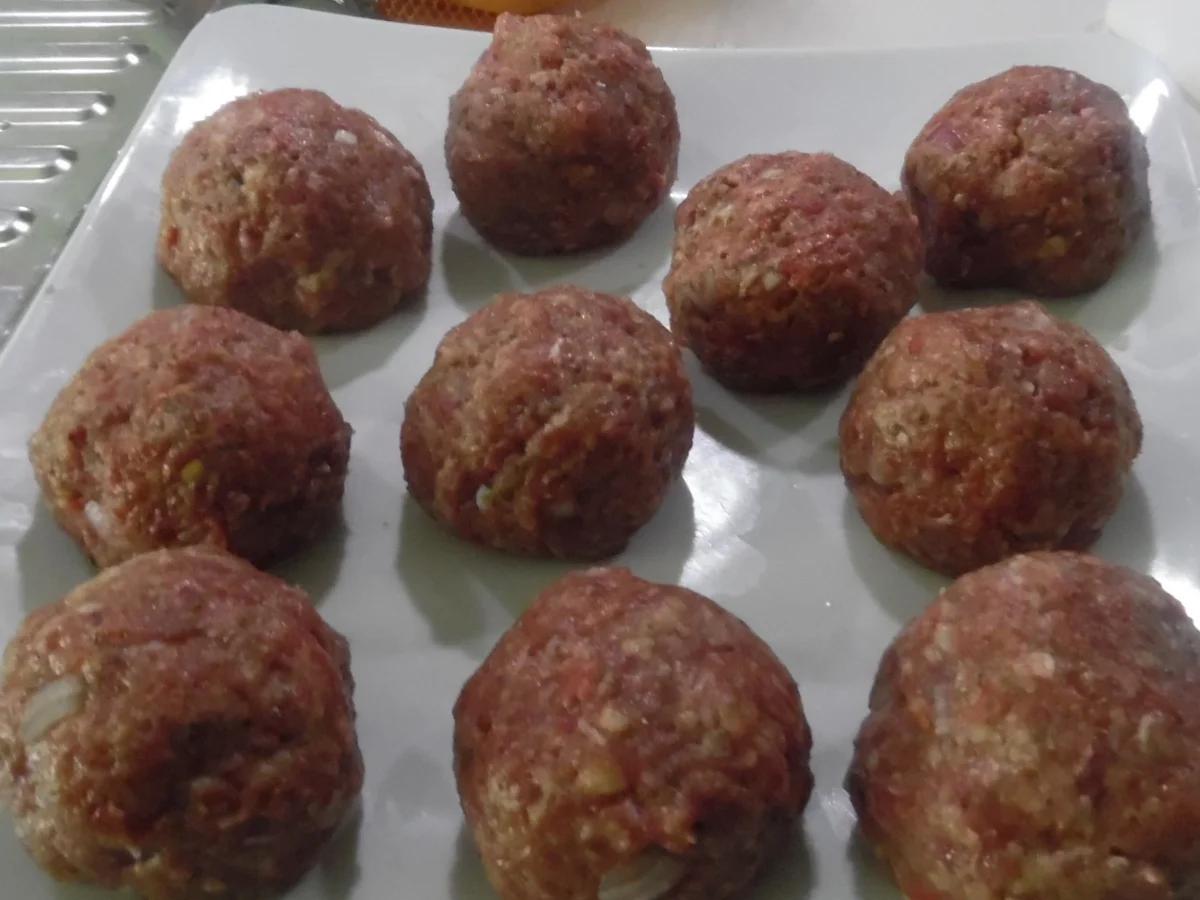 Rezept: Gefüllte Hackbällchen und Kartoffeln aus dem Ofen Bild Nr. 1584 Gefüllte Hackbällchen und Kartoffeln aus dem Ofen - Rezept - Bild Nr. 1584