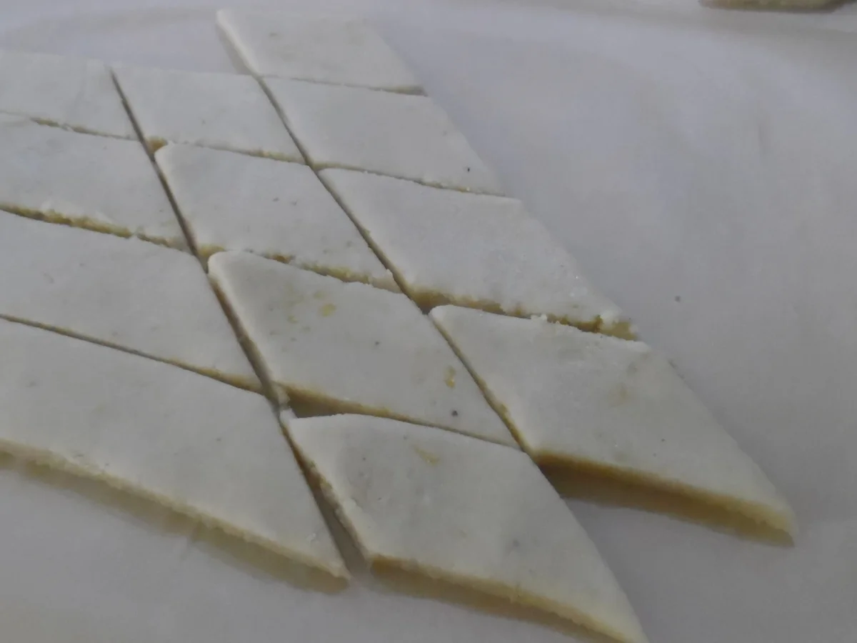 Ricciarelli alla mandorla - Rezept - Bild Nr. 1585