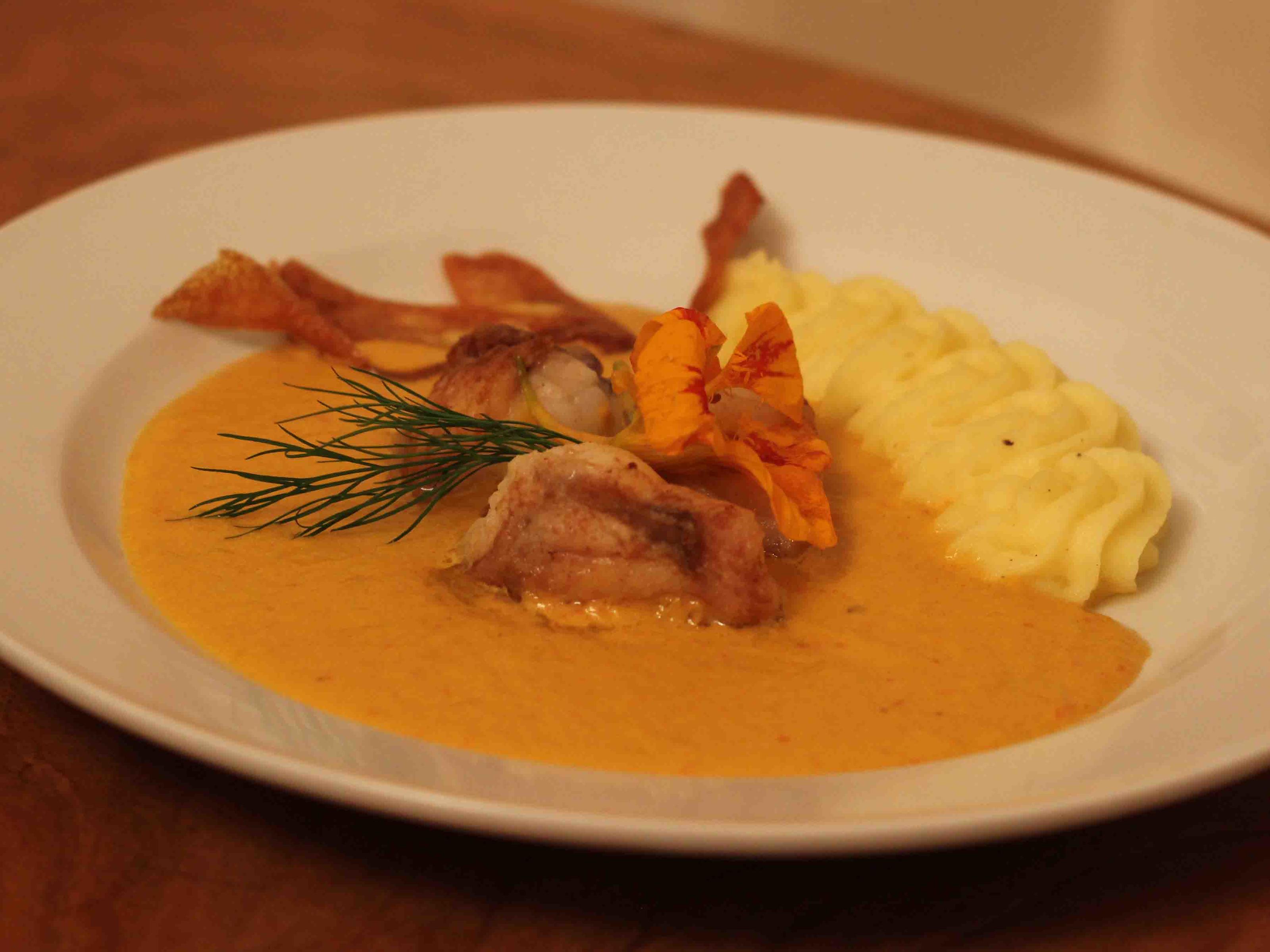 Seeteufel mit Kartoffelcreme und Paprikaschaum - Rezept Durch Das
perfekte Dinner