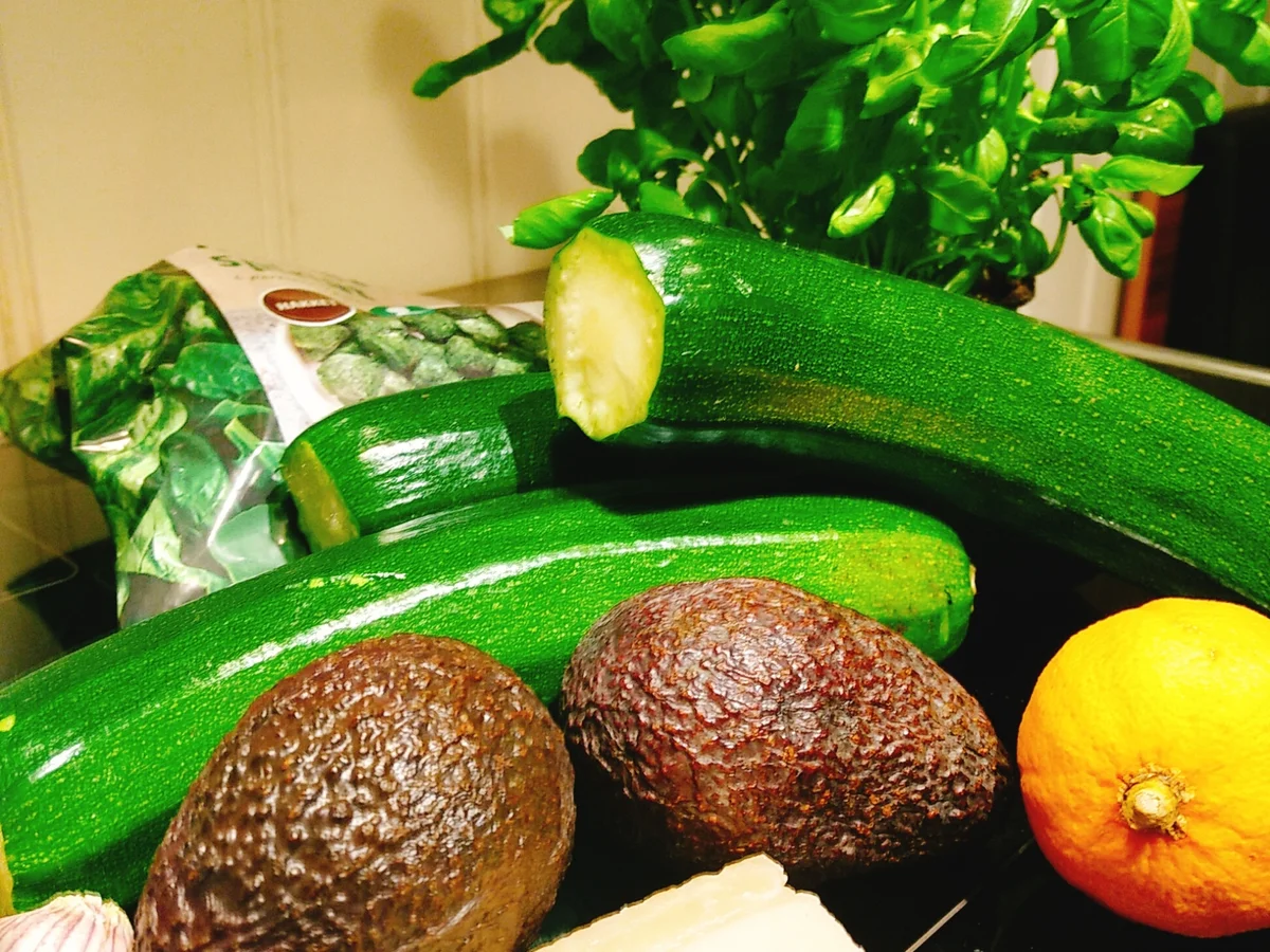 Rezept: BiNe` S ZUCCHINISPAGHETTI MIT AVOCADOPESTO Bild Nr. 1629 BiNe` S ZUCCHINISPAGHETTI MIT AVOCADOPESTO - Rezept - Bild Nr. 1629