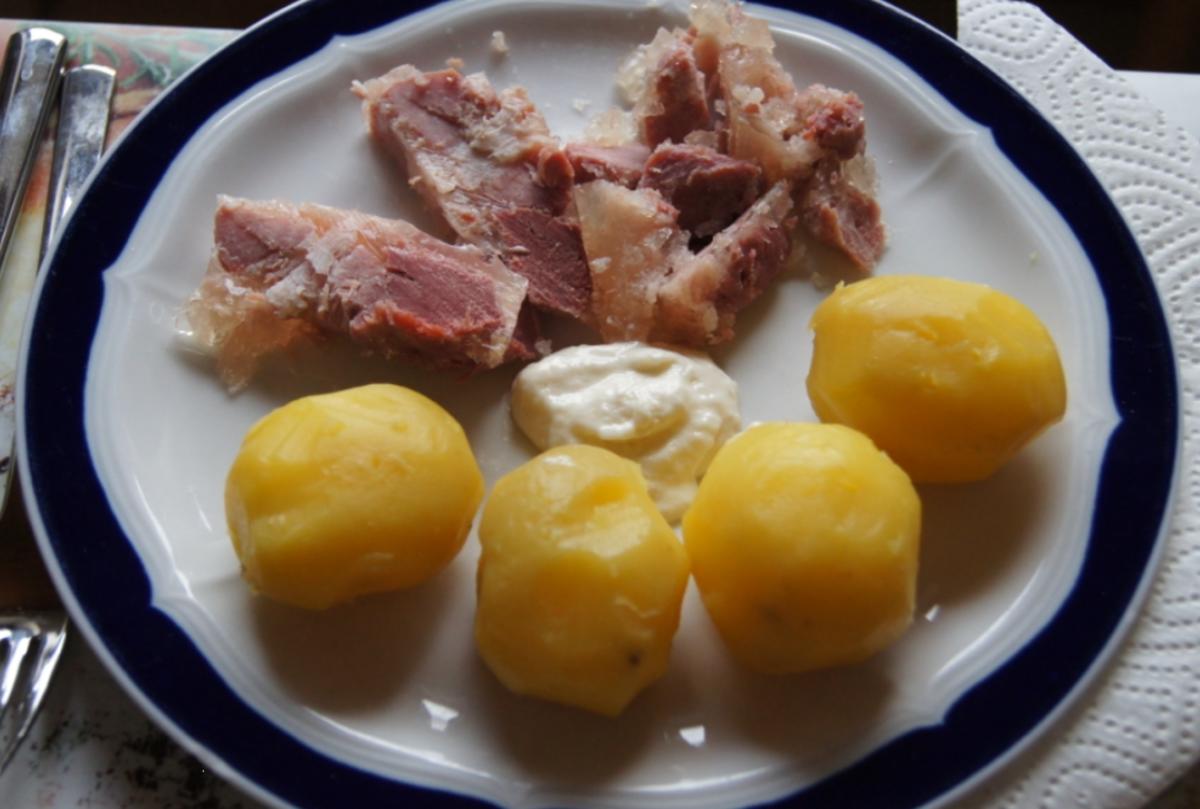 Pellkartoffeln mit Eisbein in Aspik