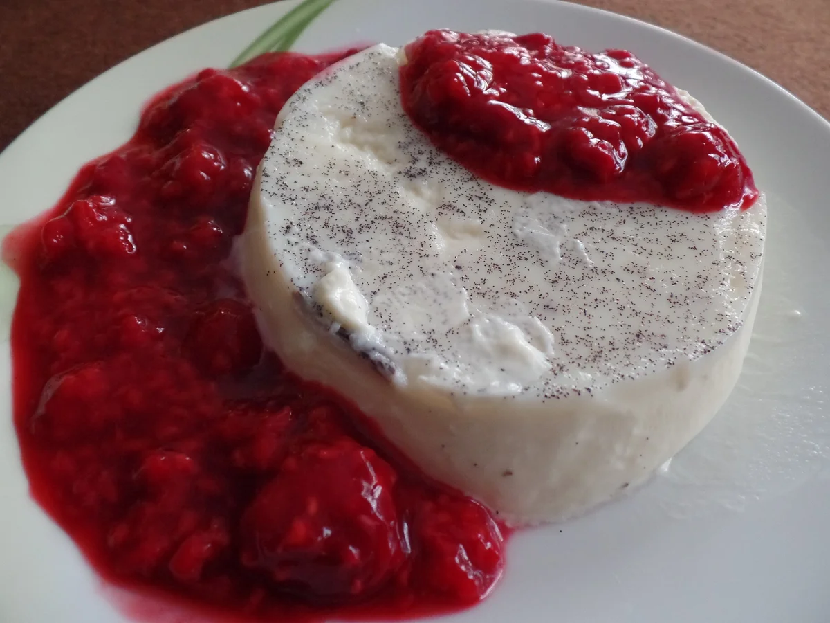 Panna cotta mit Himbeerkompott - Rezept - Bild Nr. 1636