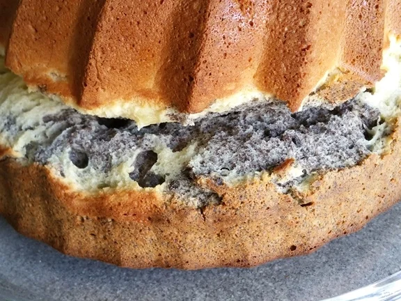 Eierlikörkuchen mit Mohnetage - Rezept - Bild Nr. 1643