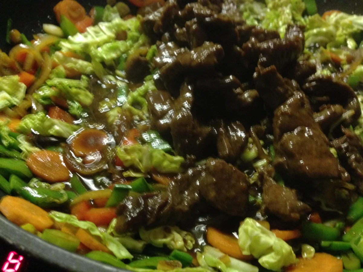 Rezept: Teriyaki-Rindfleisch-Gemüsepfanne Bild Nr. 1748 Teriyaki-Rindfleisch-Gemüsepfanne - Rezept - Bild Nr. 1748