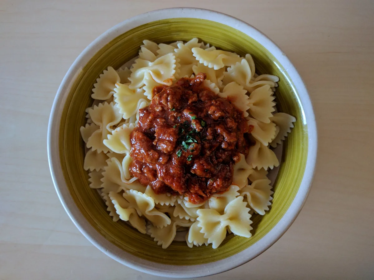 Rezept: Nudeln mit Hackfleischsoße Bild Nr. 2 Nudeln mit Hackfleischsoße - Rezept - Bild Nr. 2