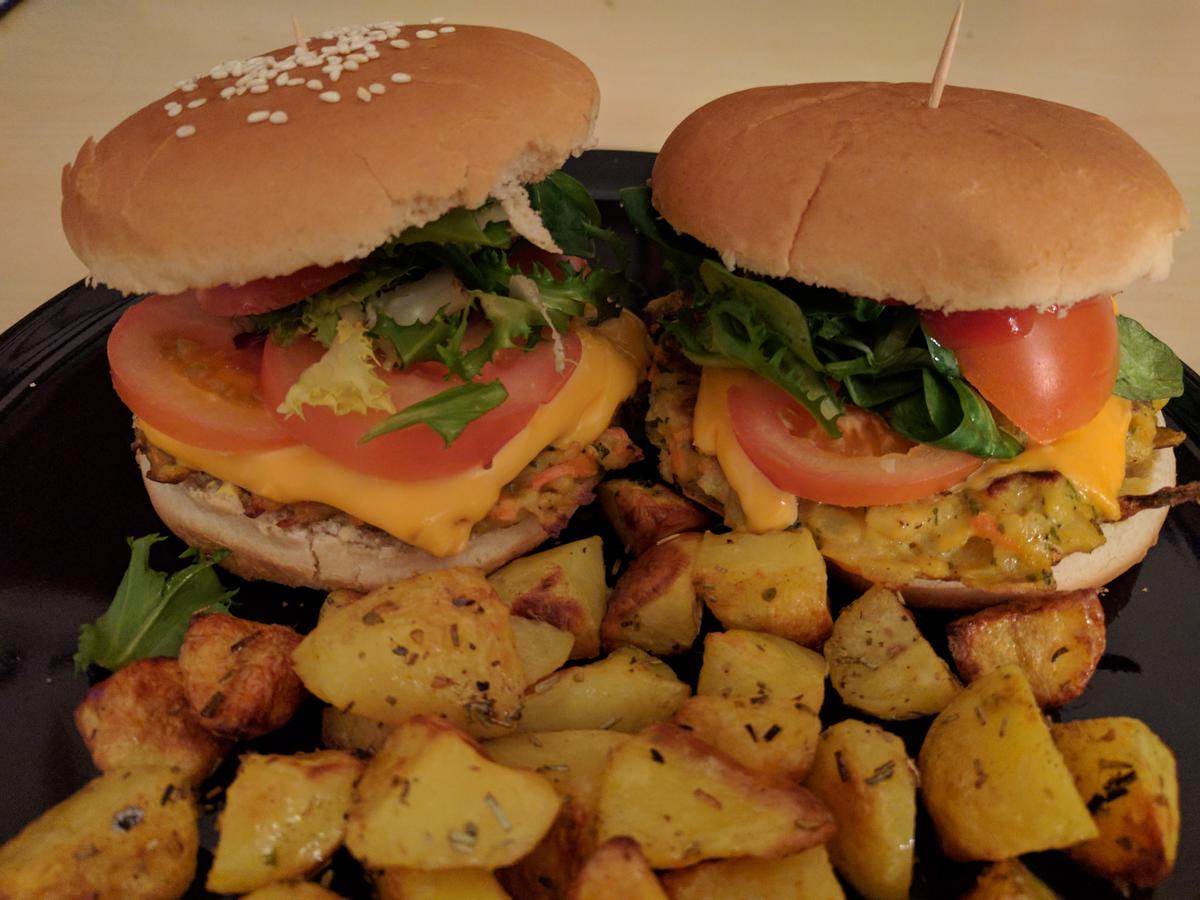 Vegetarischer Burger mit Ofenkartoffeln - Rezept - Bild Nr. 1700