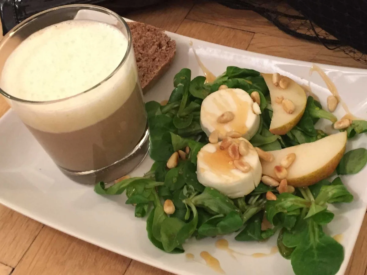 Cappuccino von der Maroni mit gratiniertem Ziegenkäse und Walnussbrot - Rezept - Bild Nr. 2