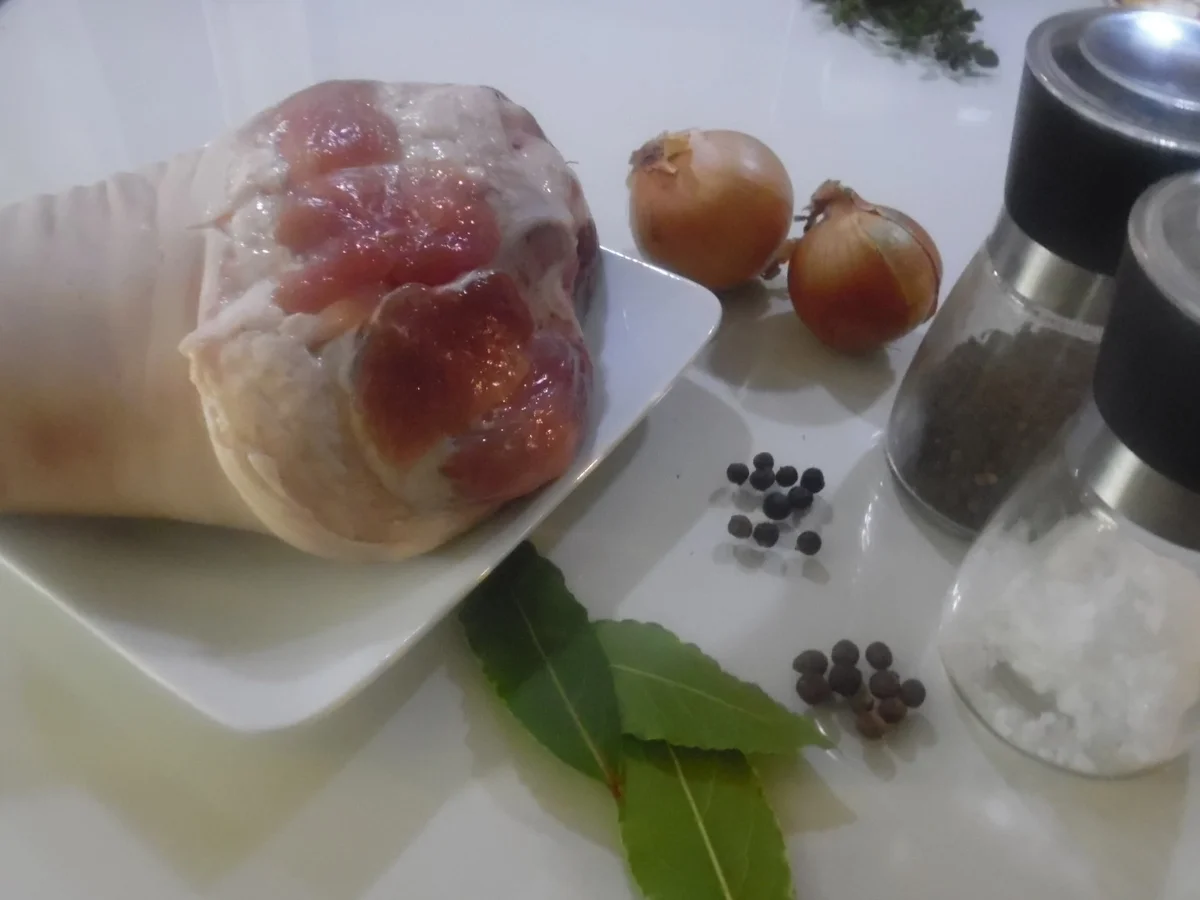 Schweinshaxe gegrillt, mit dunkler Soße - Rezept - Bild Nr. 1672
