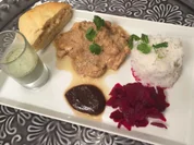 Badami Murgh Korma mit Rote-Bete-Carpaccio, dazu duftender Basmati-Reis und heißes Naan - Rezept - Bild Nr. 2