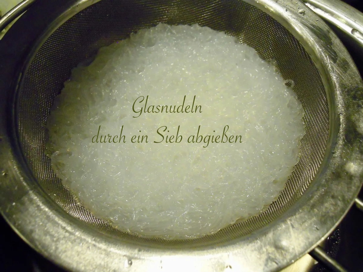 Asia Kohlsprossen auf Glasnudeln - Rezept - Bild Nr. 1672