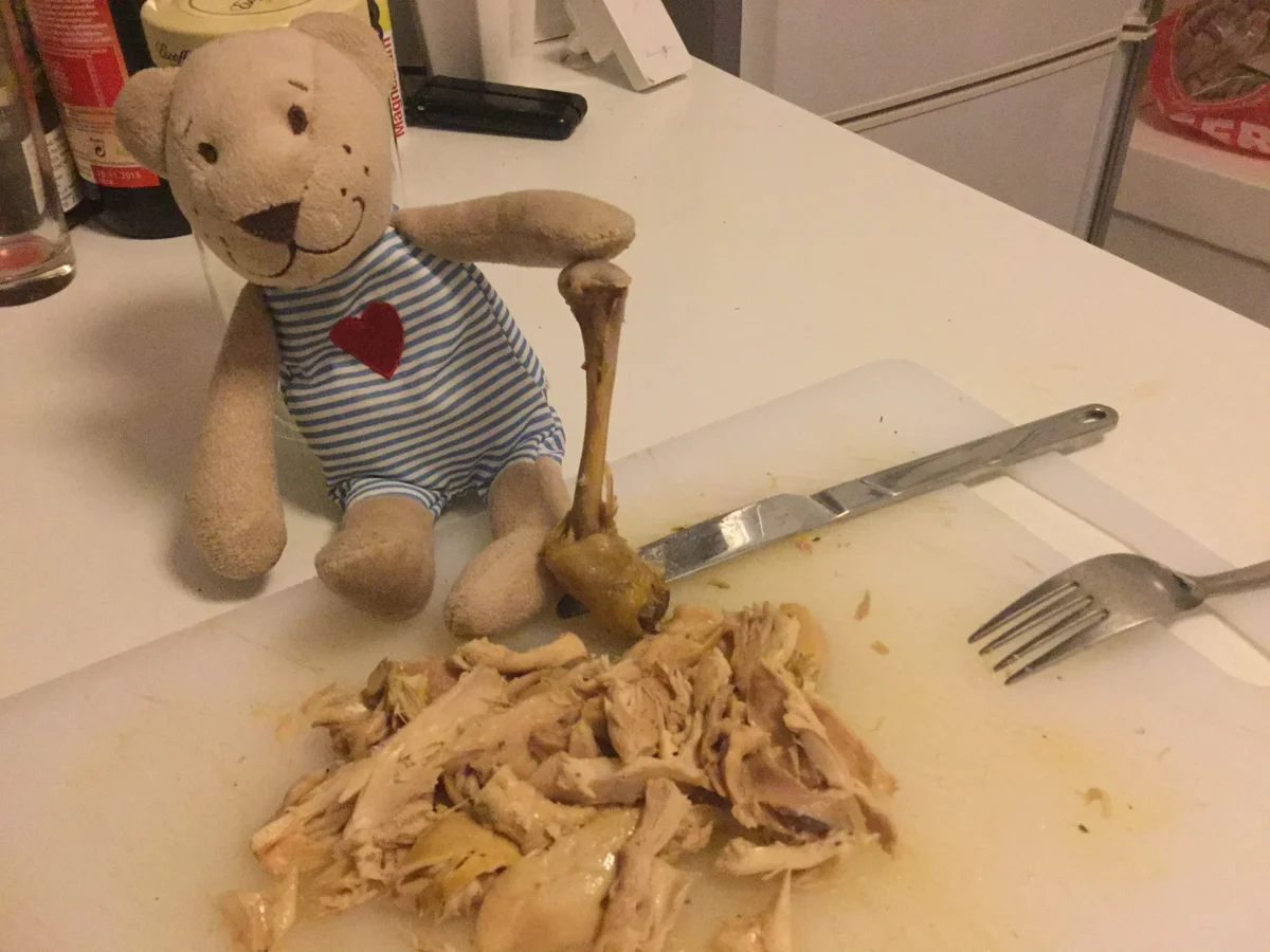 Rezept: Hühnerbrühe aus Maishähnchenkeulen Bild Nr. 1674 Hühnerbrühe aus Maishähnchenkeulen - Rezept - Bild Nr. 1674