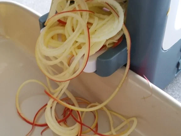 Pfannkuchen  "Grundrezept" heute mit Apfelspaghetti gepimpt - Rezept - Bild Nr. 1671