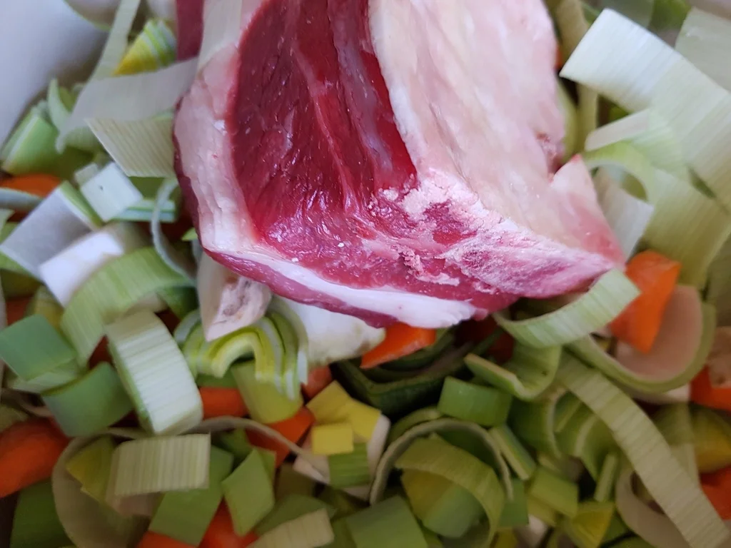 Gemüsesuppe (und kräftig Fleisch dabei) - Rezept - Bild Nr. 1672