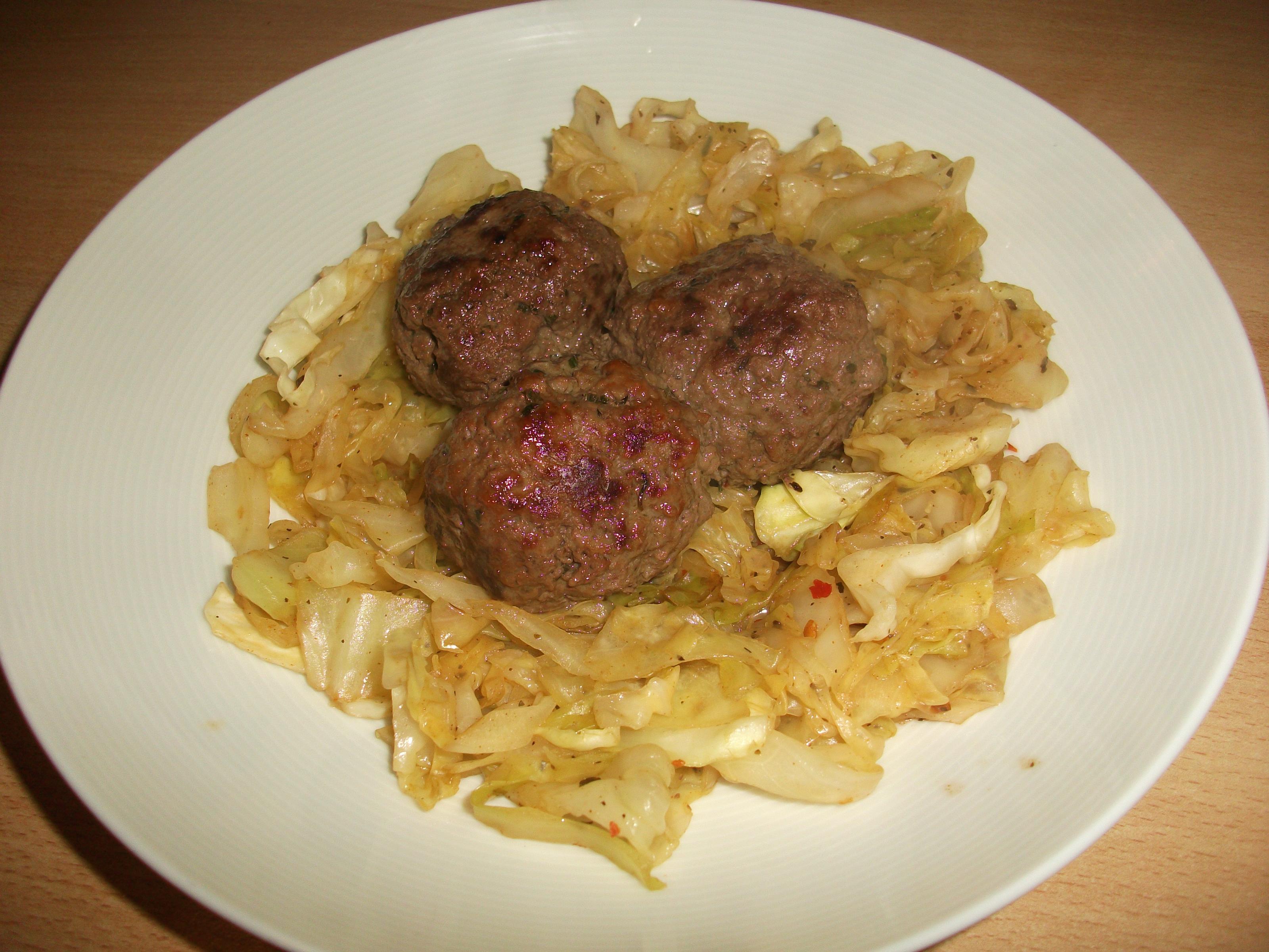 Bilder für Frikadellen auf Süß-scharfem Bett - Rezept