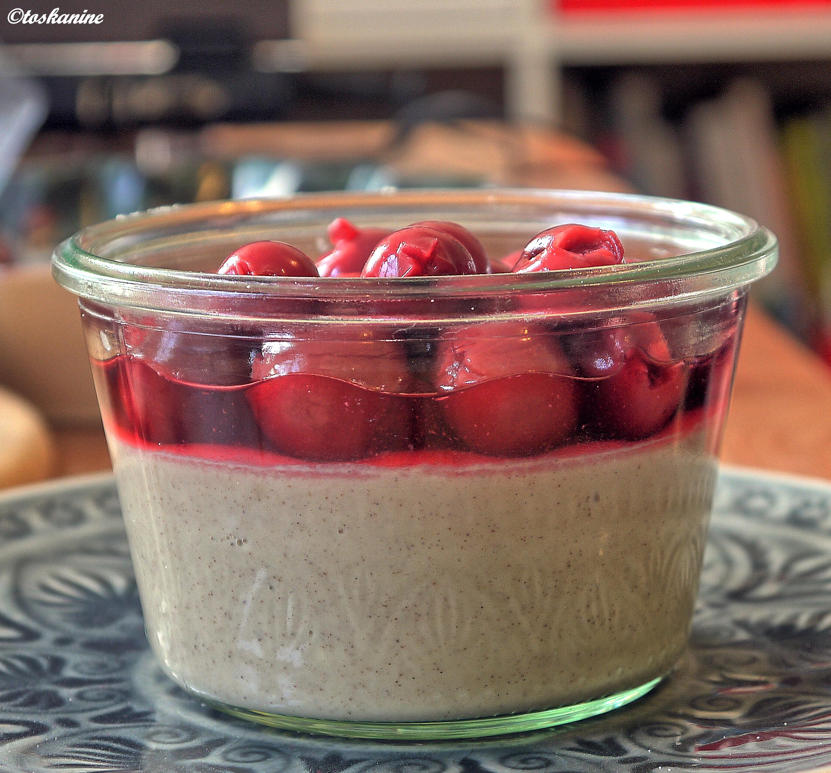 Bilder für Zimtpudding mit Schattenmorellen - Rezept