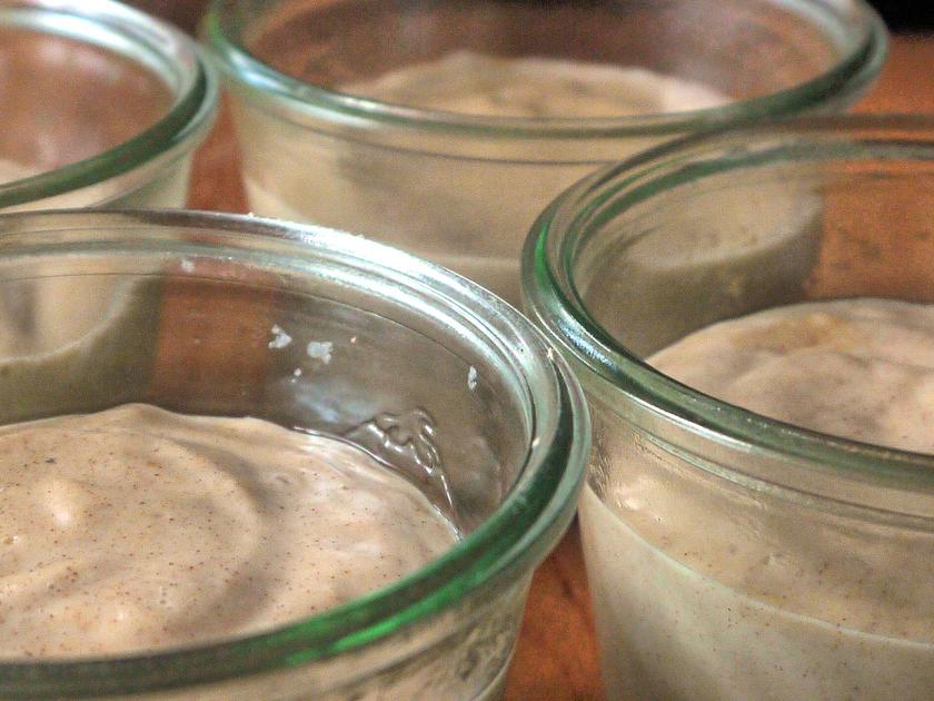 Zimtpudding mit Schattenmorellen - Rezept - kochbar.de