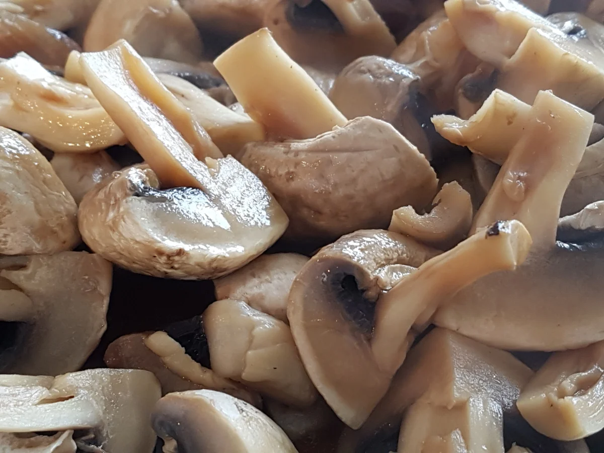 Rezept: Champignon Rahmsosse (plus diverse Varianten) Bild Nr. 1685 Champignon Rahmsosse (plus diverse Varianten) - Rezept - Bild Nr. 1685