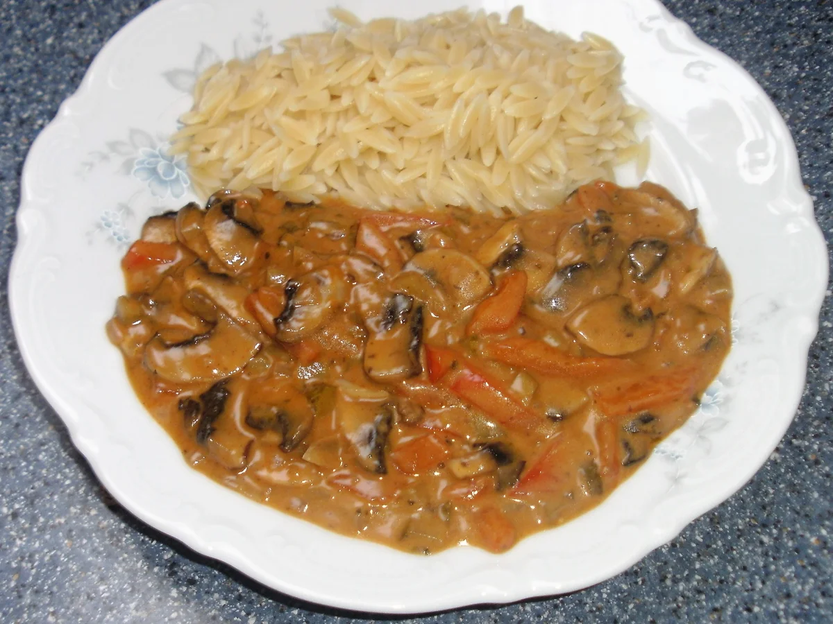 Champignons a la Stroganoff - Rezept - Bild Nr. 1698