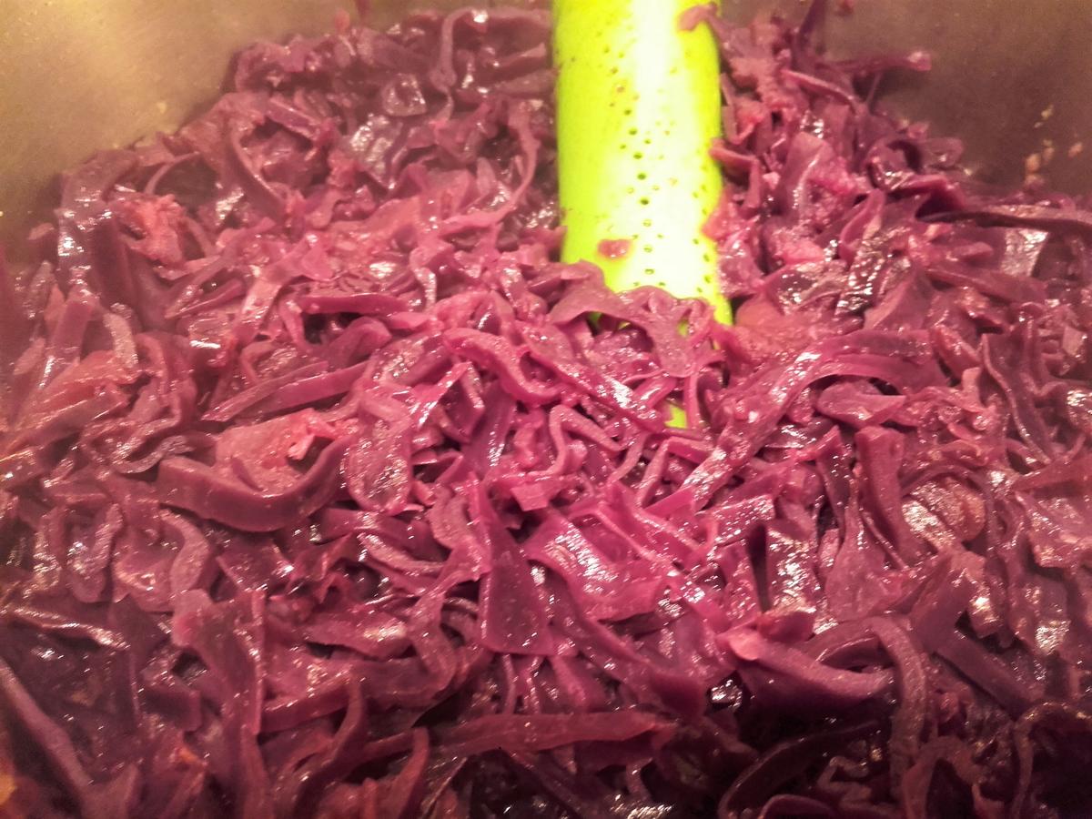 Fruchtiger Apfel-Rotkohl - Rezept mit Bild - kochbar.de