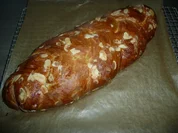 Rezept: Hefezopf mit Mandelblättchen. Bild Nr. 1698 Hefezopf mit Mandelblättchen. - Rezept - Bild Nr. 1698