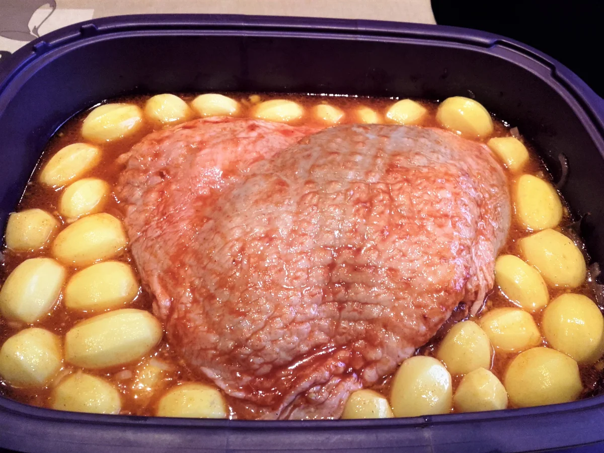 Rezept: Knusprige Putenoberkeule mit Kartöffelchen nach Ana´s Art Bild Nr. 1703 Knusprige Putenoberkeule mit Kartöffelchen nach Ana´s Art - Rezept - Bild Nr. 1703