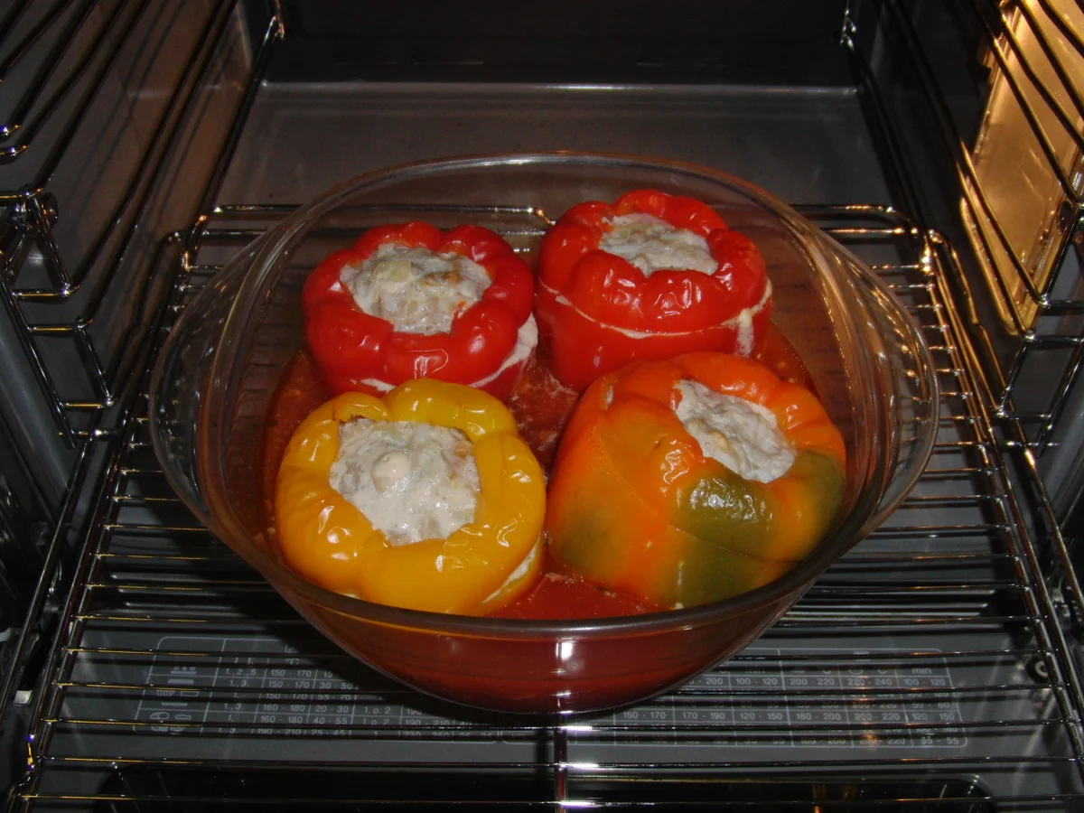 GEFÜLLTE PAPRIKA - Rezept - Bild Nr. 1699