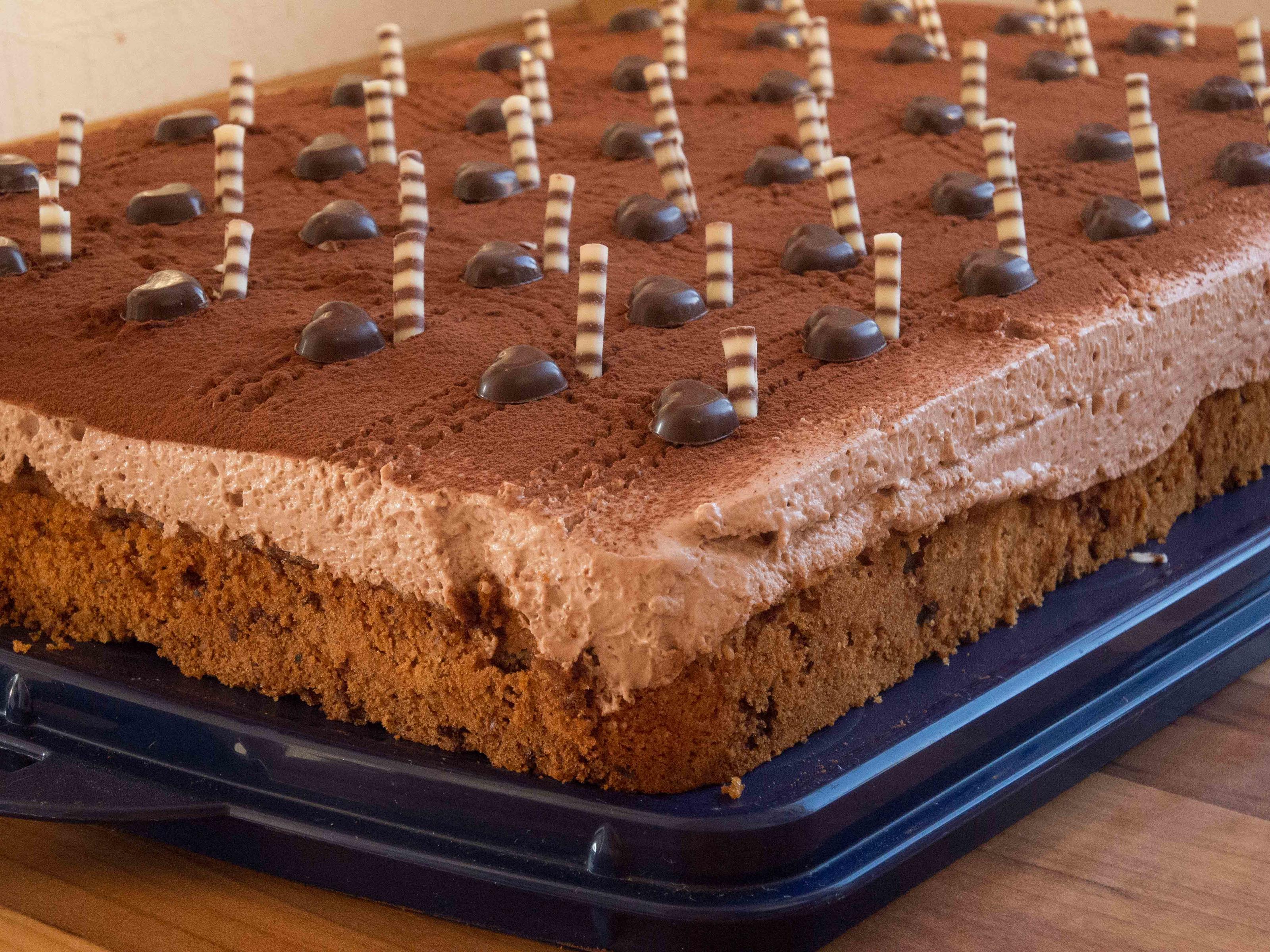 Bilder für Kuchen: Tiramisu-Torte mit Amarenakirschen und Baileys - Rezept