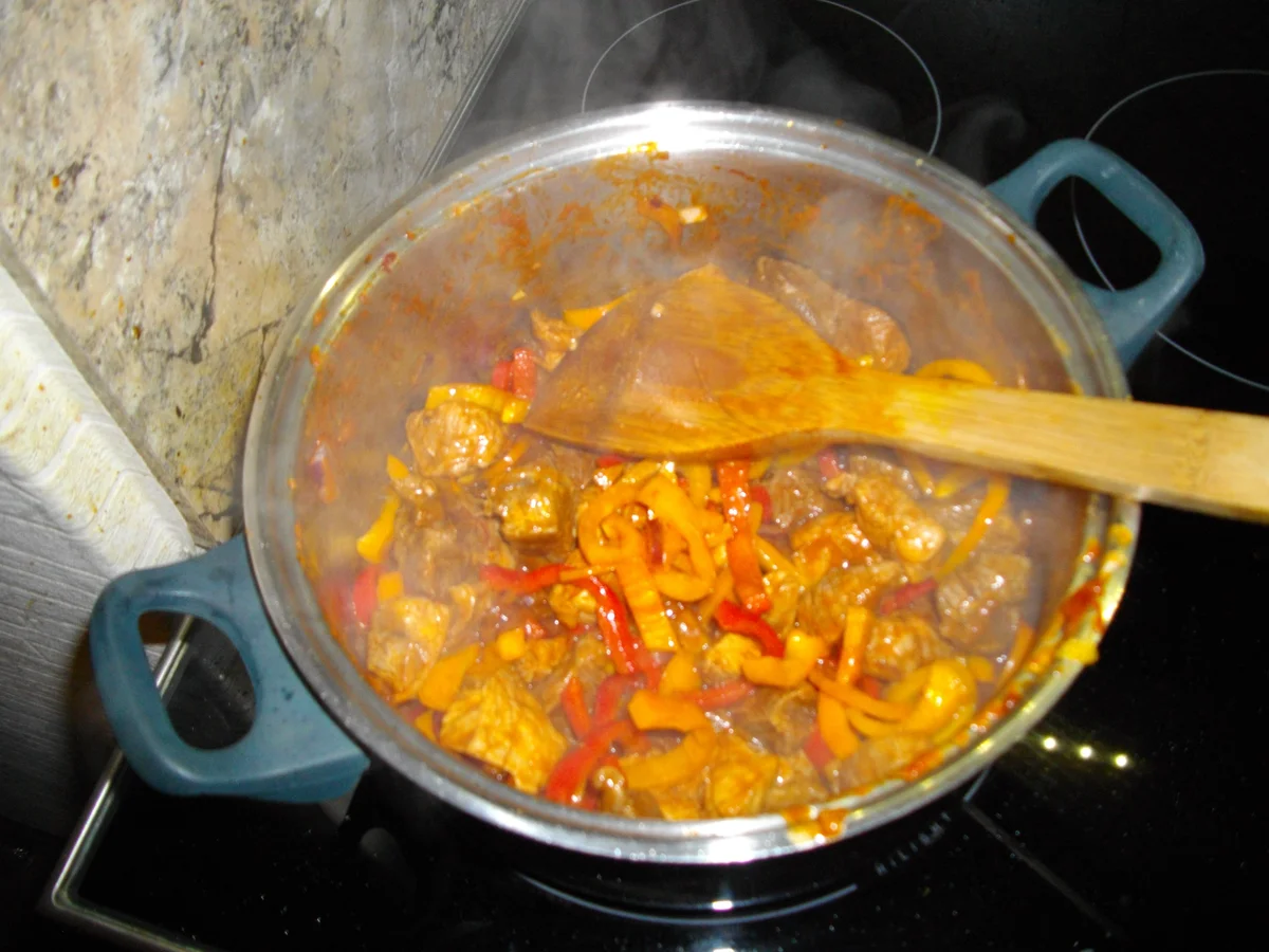 Rezept: einfaches Gulasch Bild Nr. 1700 einfaches Gulasch - Rezept - Bild Nr. 1700