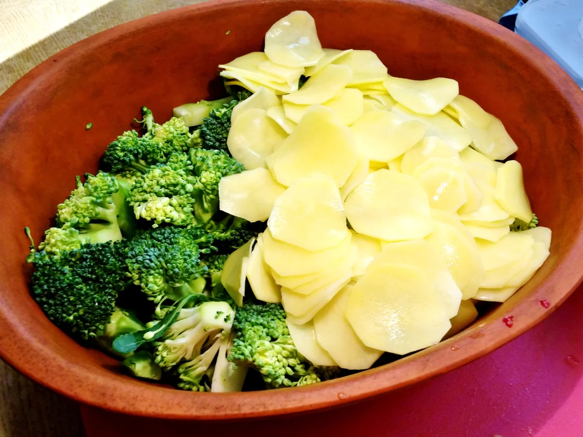 Brokkoli-Auflauf mit Hackfleischkruste aus dem Römertopf - Rezept - Bild Nr. 1703