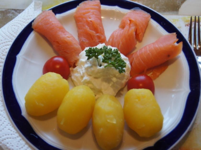 Räucherlachs mit Pellkartoffeln und Meerrettich Quark - einfach - von ...