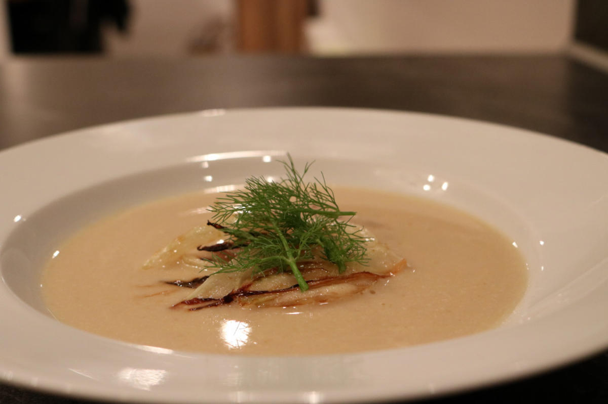 Bilder für Apfel-Sellerie-Suppe mit geröstetem Fenchel - Rezept